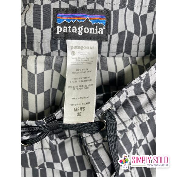 Patagonia Men's Swim Trunks Vintage Board Shorts Drawstring Black Gray Geo Sz 38 - Picture 2 of 6